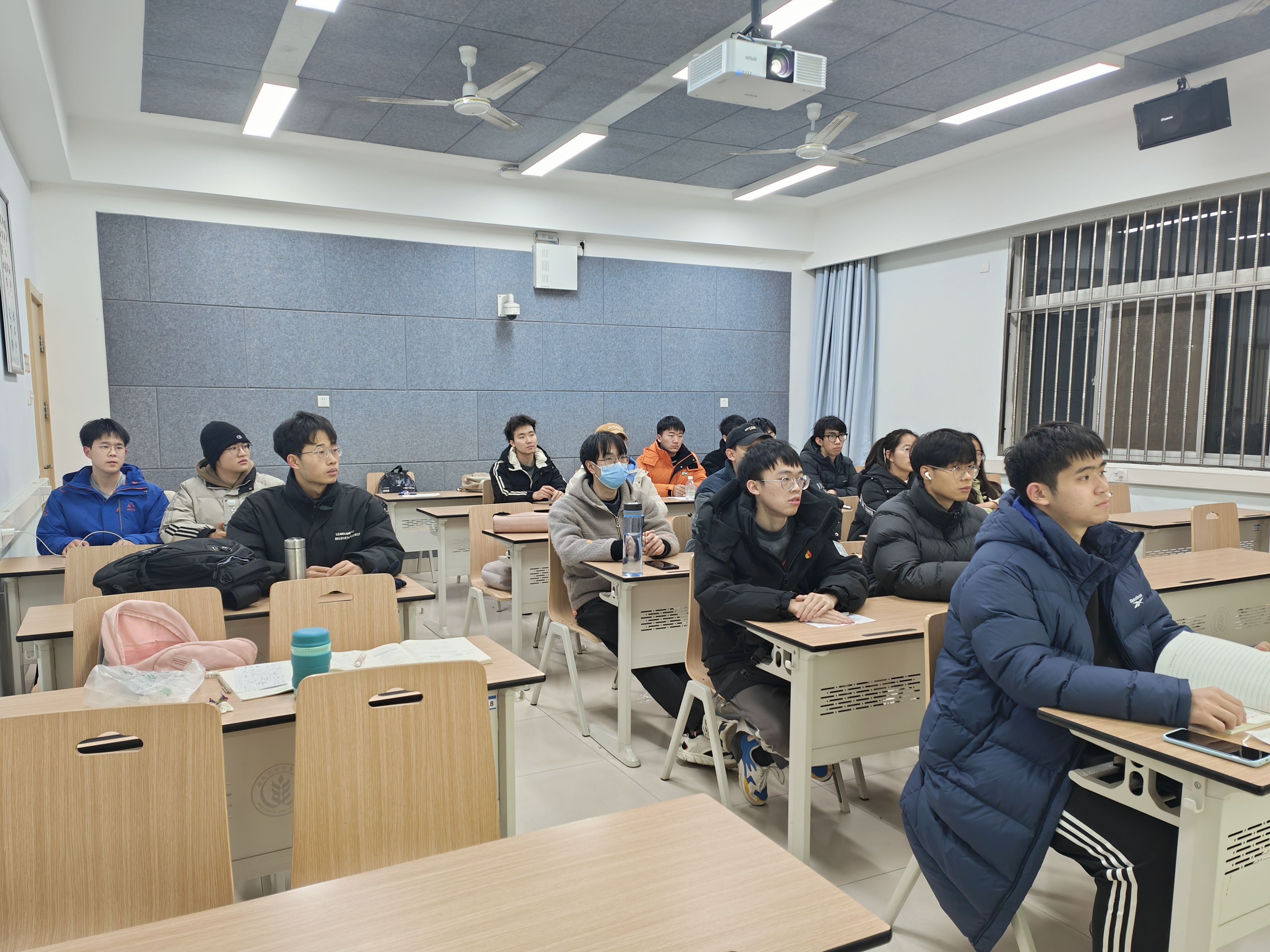 【机电本科生第一党支部】“学习习近平总书记成人影视片
宣传思想文化工作的重要指示精神理论学习”专题政治理论学习图片4.jpg